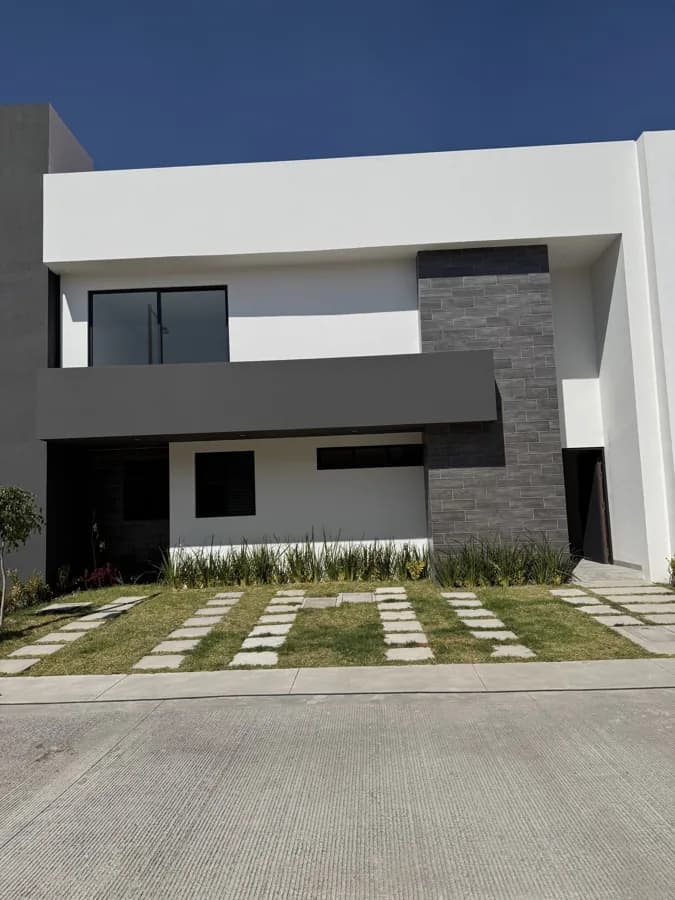 Fachada del modelo Aqua en Puerta Metepec, casa terminada de entrega inmediata