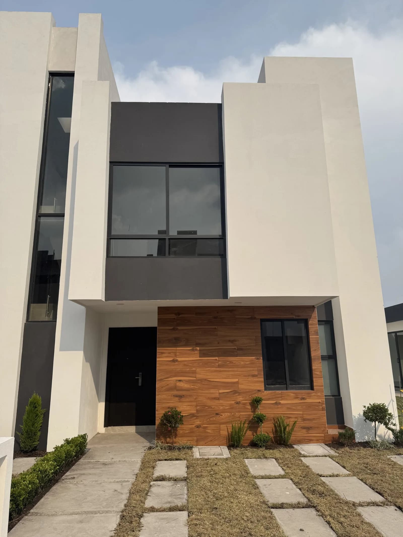 Fachada de una casa en Esmeralda Residencial 14, San Mateo Atenco, junto a Metepec